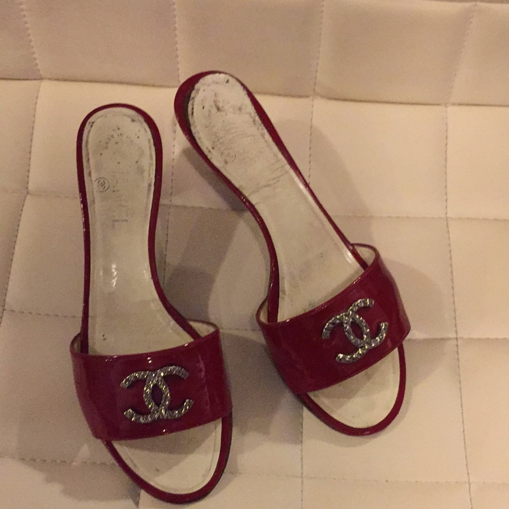 CHANEL Heels